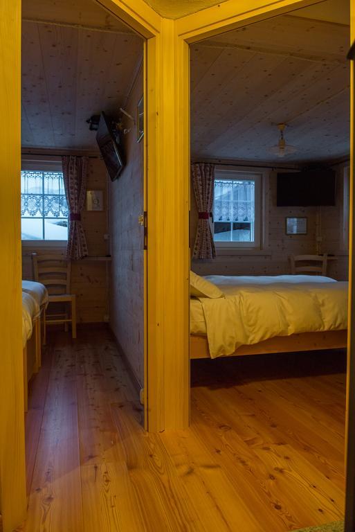 ホテル Zwargji フォルマッツァ 部屋 写真