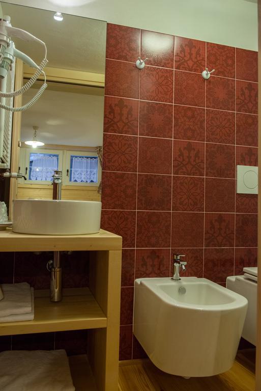 ホテル Zwargji フォルマッツァ 部屋 写真